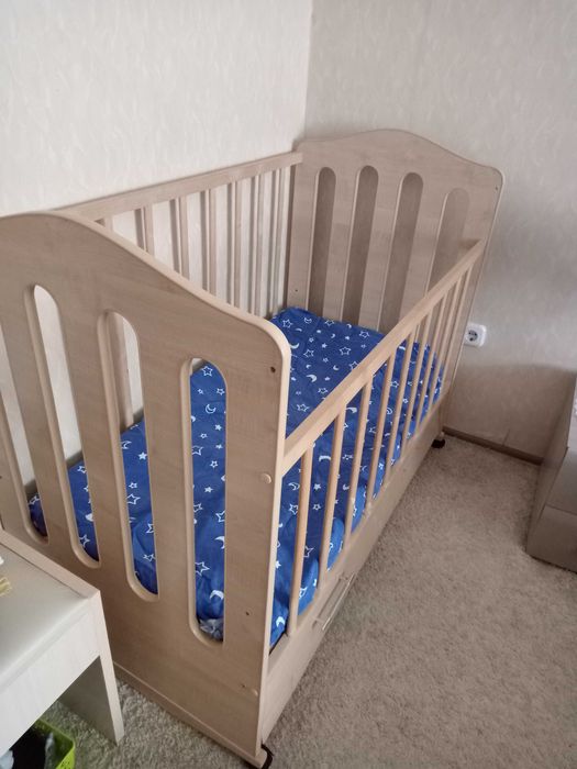 Детская кроватка