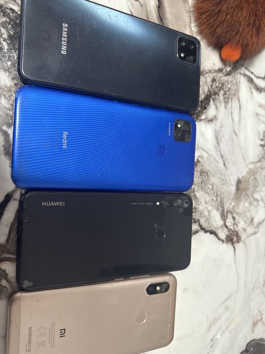 Vând telefone pentru piese!