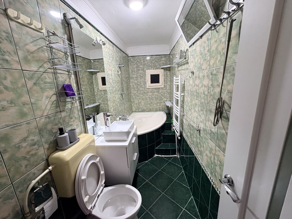 Apartament 3 camere de inchiriat