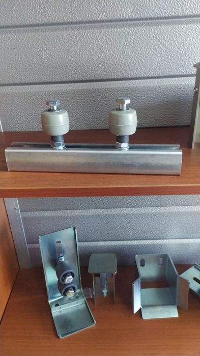 Консоли для откатных ворот