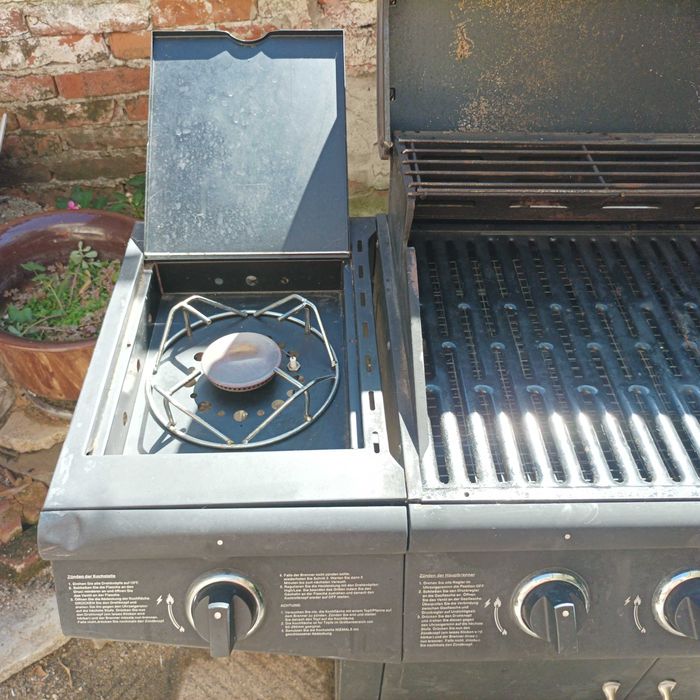 Голямо газово барбекю