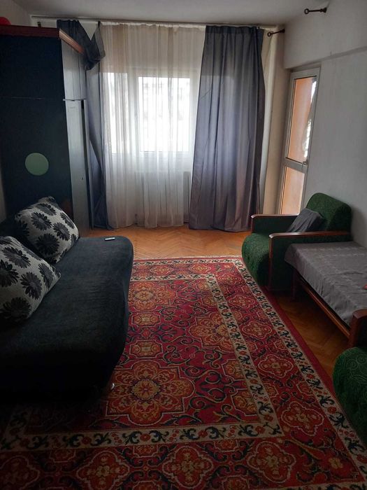 De inchiriat apartament 3 camere decomandate, Bloc UM, et.5/6, 2 bai