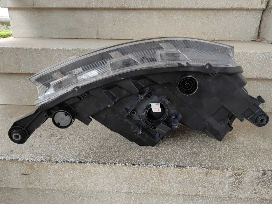 Фар Skoda Rapid Bi-Xenon LED ляв / Фар Шкода Рапид Оригинален