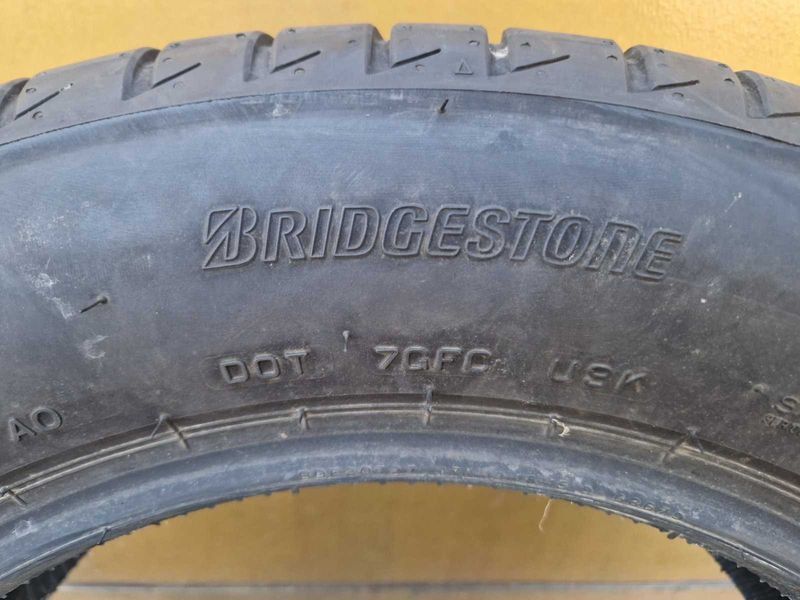 1 Bridgestone R17 225/60
лятна гума 
DOT1222