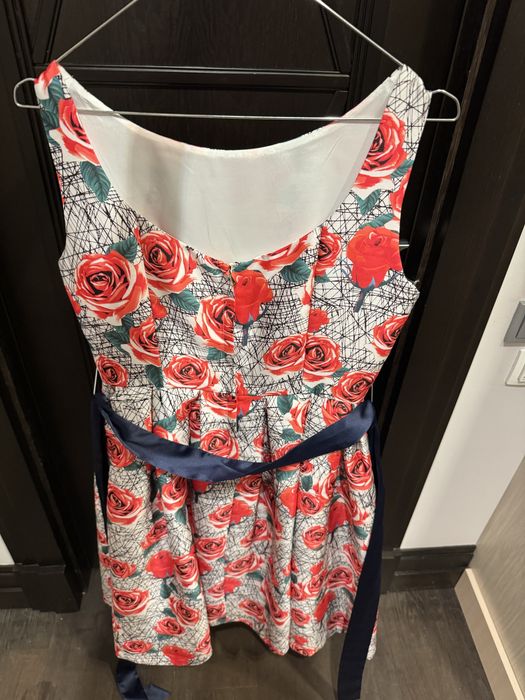 Вечернее платье в розах