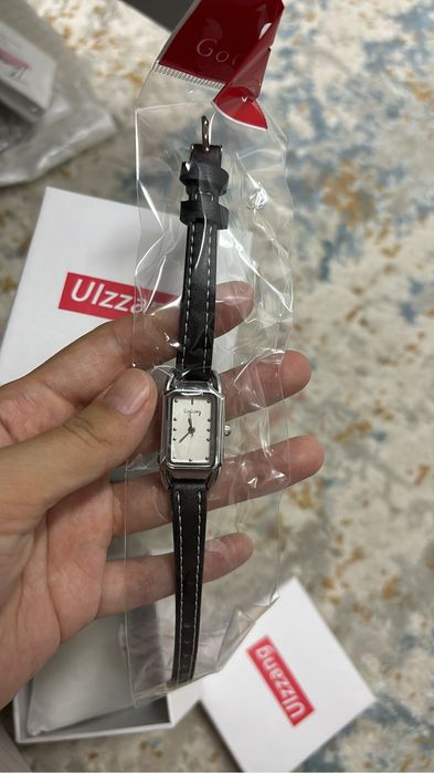 Продам часы женские