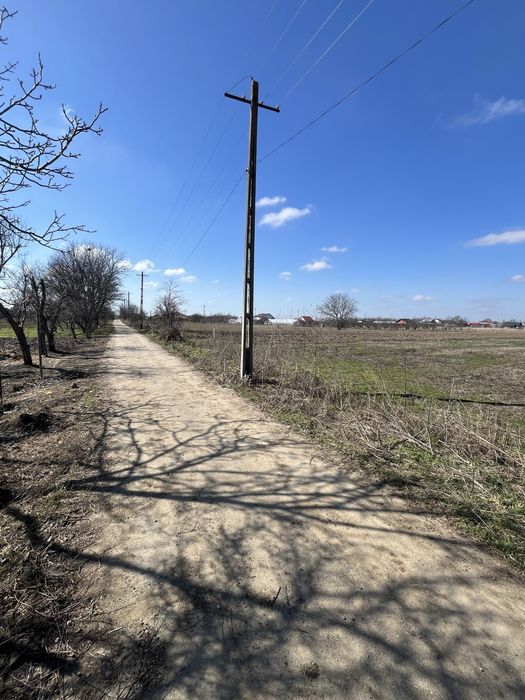 Teren intravilan de vanzare / parcelat