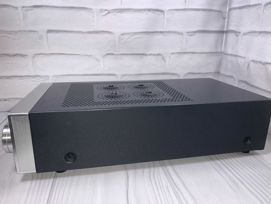 Stax SRM-007t II – Електростатичен усилвател за слушалки SR-007 MK2