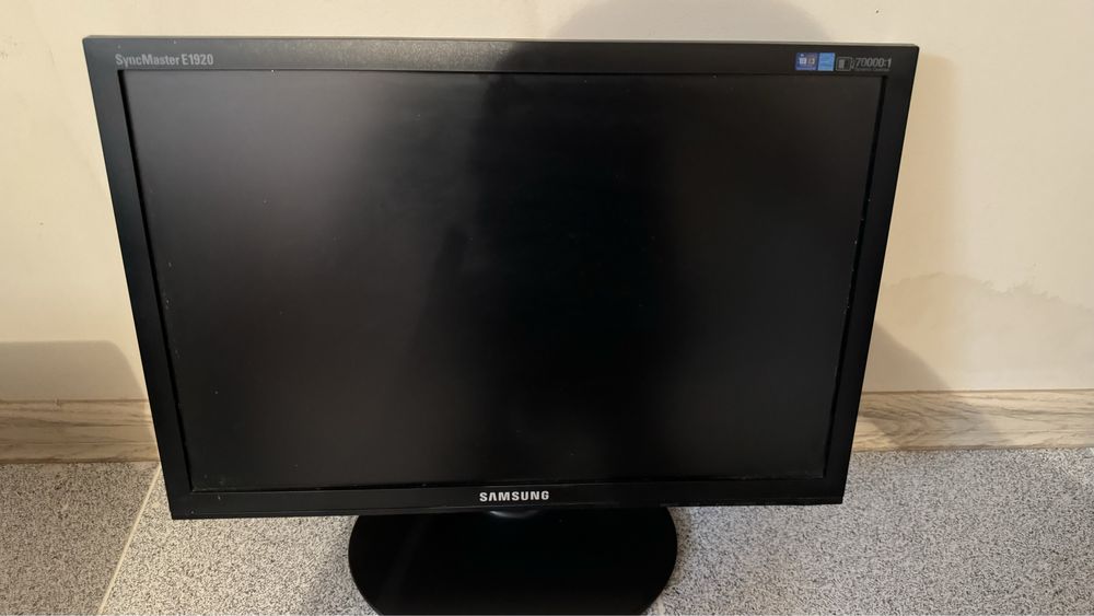 Мониторы б/у