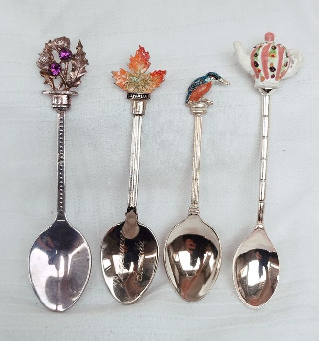 Lot 4 lingurite suvenir placate cu argint, de colectie, deosebite