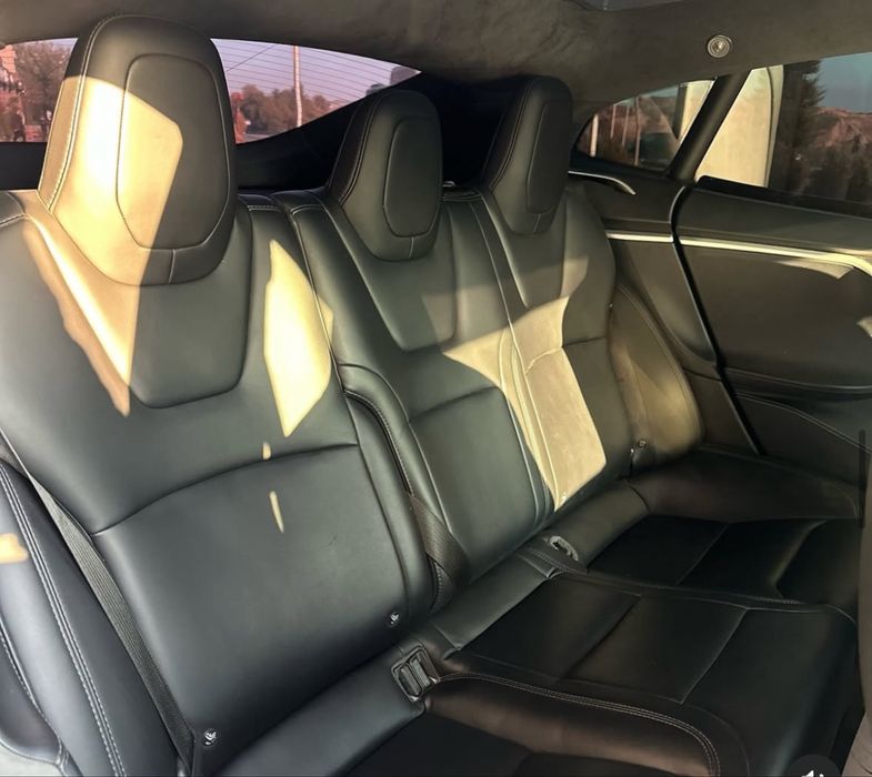 Продаётся или возможен обмен Tesla S