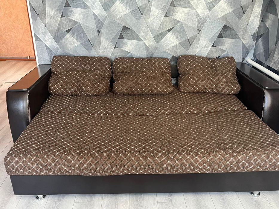Продам диван 230*140 см