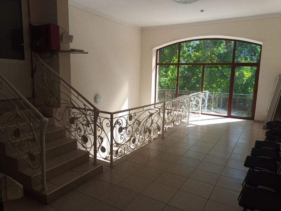 Продается 3-й этаж 341 м2 готовое нежилое помещение с кухней