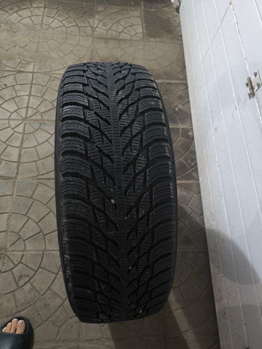 Шины Nokian 235/55/R20