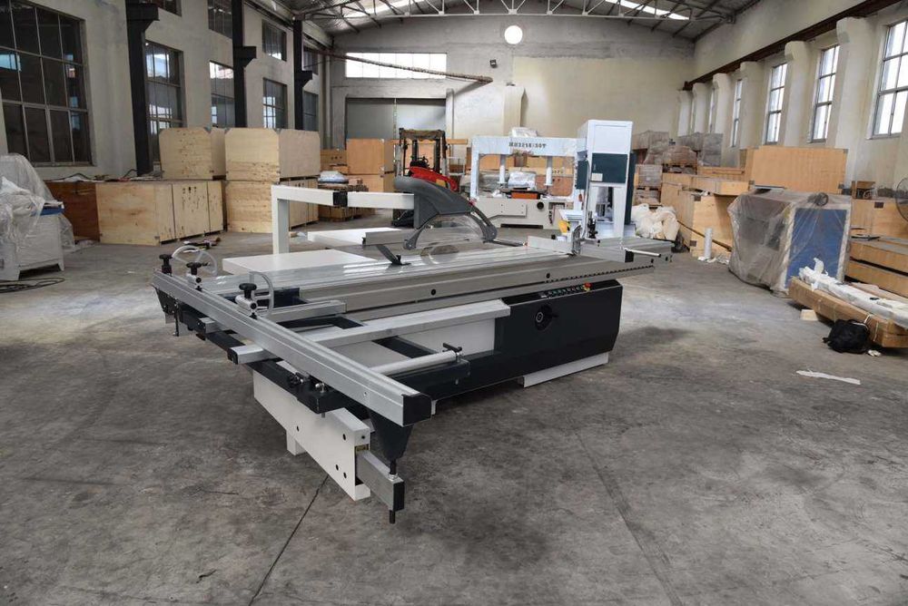 Форматно разкройващ циркуляр TB 3200 E