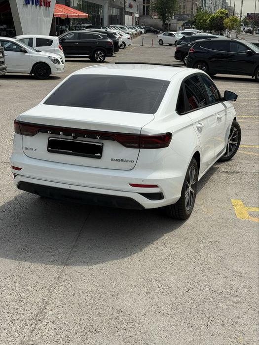 Geely sedan 2023 vs gentra