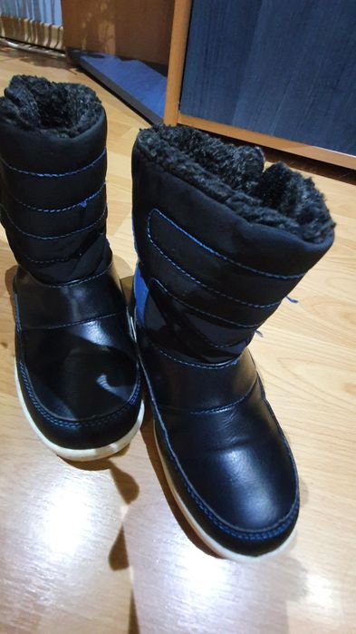 Ghetute baietei marimea 29