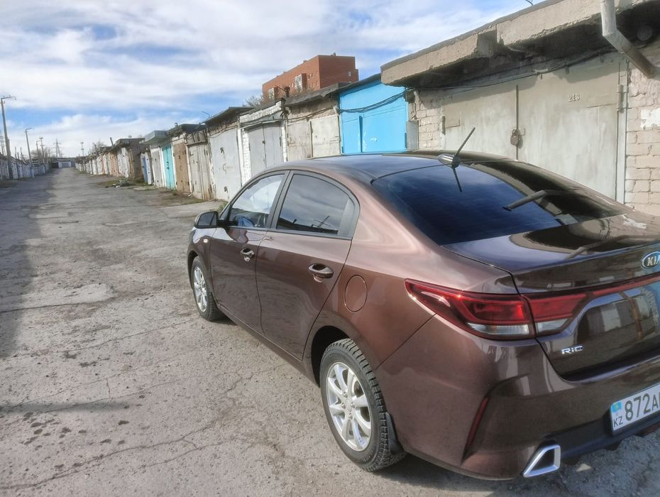 Продам авто Kia Rio 2021год