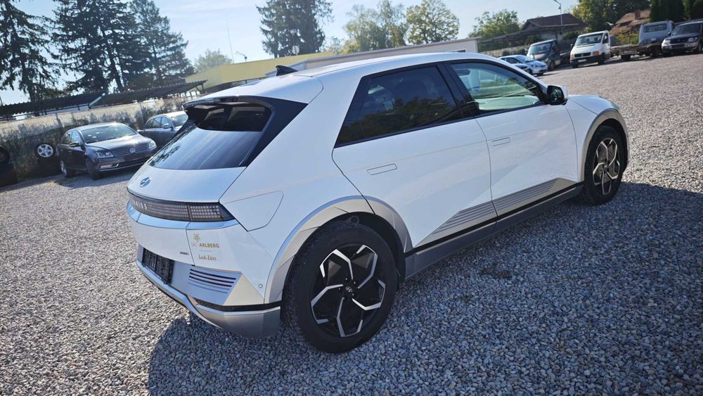 Hyundai IONIQ 5 electric drive 306ks 225 kW 62kwh Uniq 4WD
