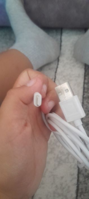 Продам зарядку на айфон