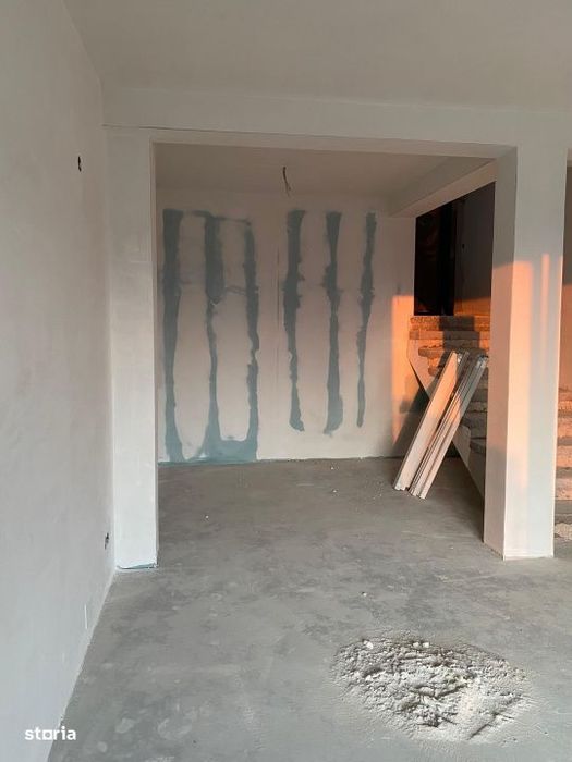 Apartament tip casa, 3 camere pe 2 nivele, gradina privata plus garaj