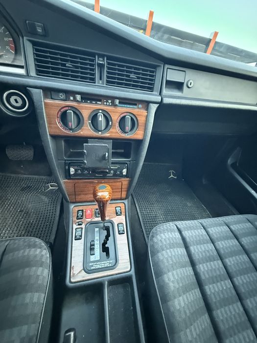 Mercedes 190E 2.0 W201 Japan (AC)