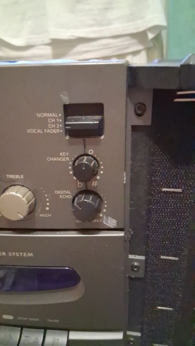 boxa mixer Philips ( caset ,cd ,mic ,in ,out ,230V)