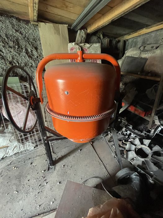Продается бетонамешалка