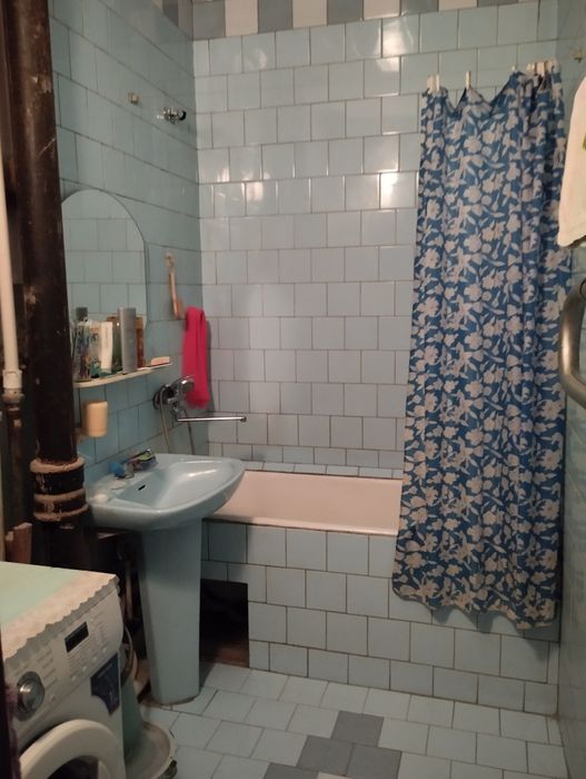 Продам 3-х комнатную квартиру 85 кв. м. 2 этаж. Дархане.