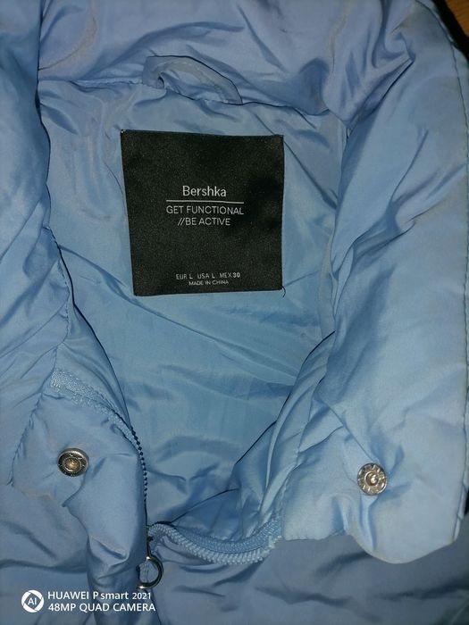 Geacă Bershka L nepurtară