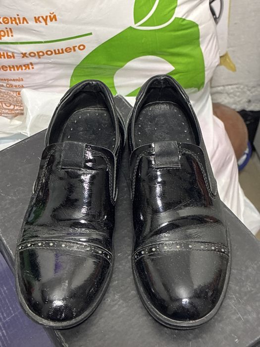 Продам туфли на мальчика