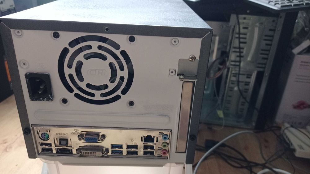 Продавам компютър