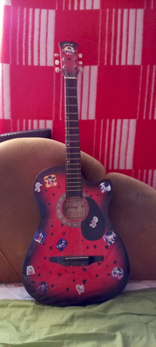 продам или обменяю гитару .