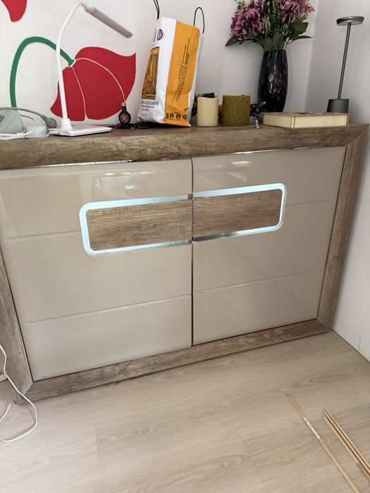 Set Comoda Tv + comoda/bar + suport Tv din sticla+ etajera