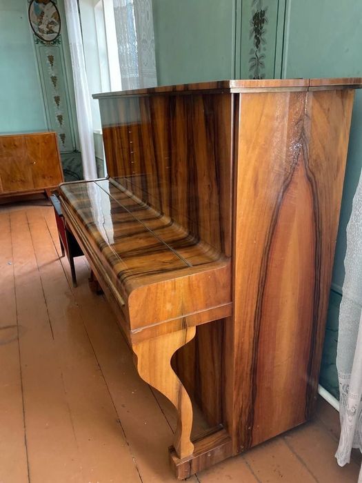 Пианино Legnica.