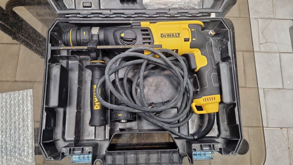 Електрически перфоратор Dewalt   D25134k