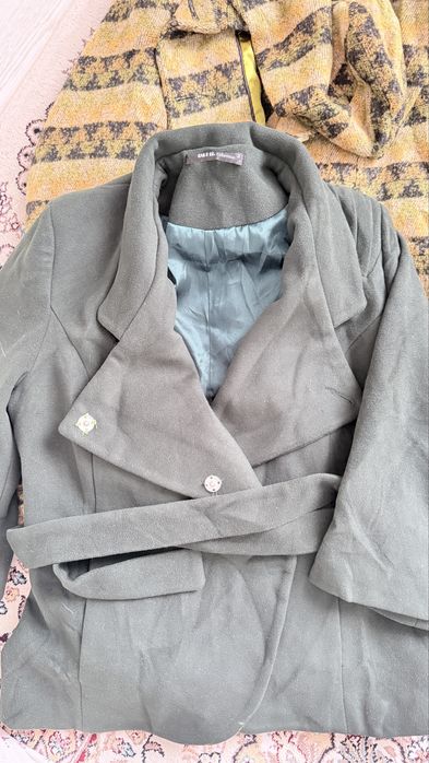 Продаю верхнюю одежду