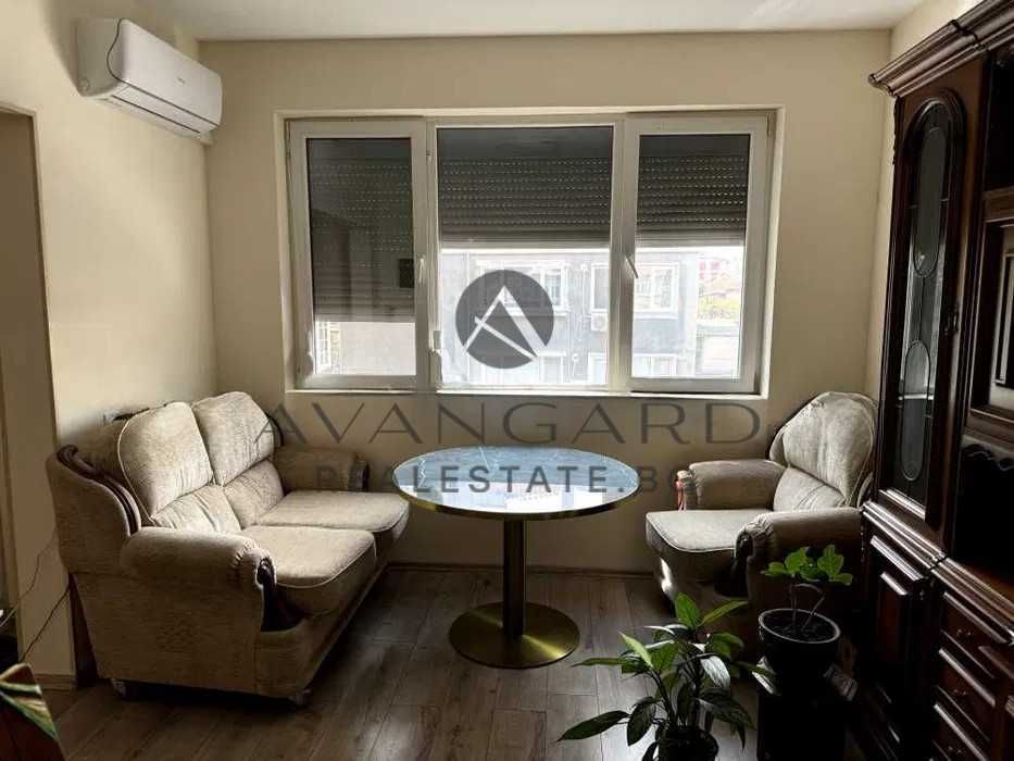 Продава се Тристаен апартамент в Пловдив, Кършияка - 112 кв.м за 1518 €/кв.м - Снимка #1