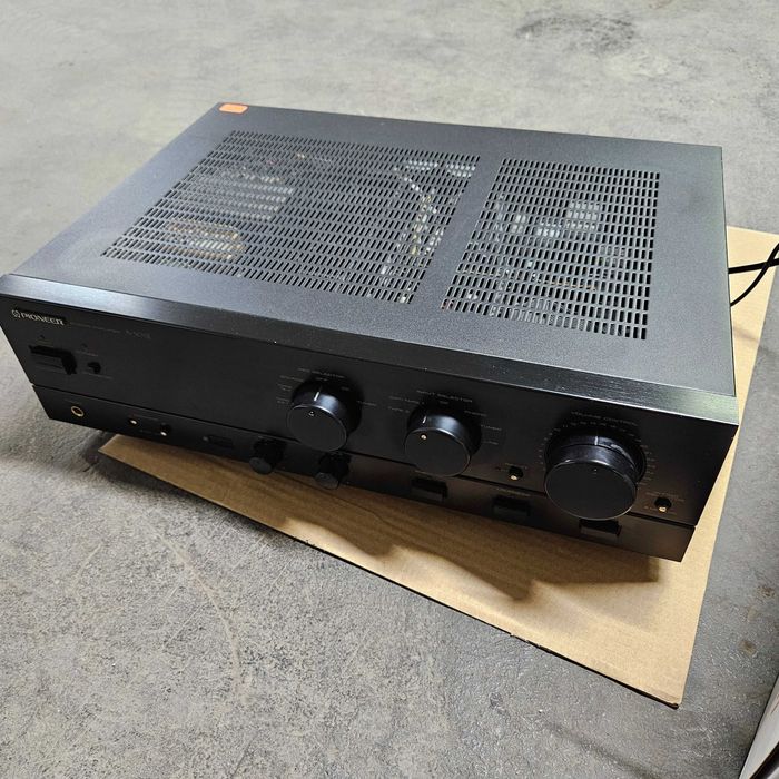 Продавам усилвател PIONEER A 501 R цена 70 евро