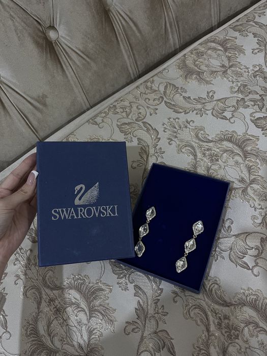 Продам серьги сваровские