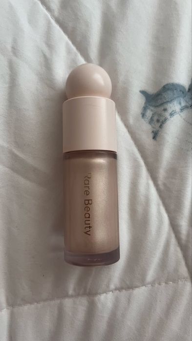 Течен хайлайтър Rare Beauty Positive Light Liquid Luminizer