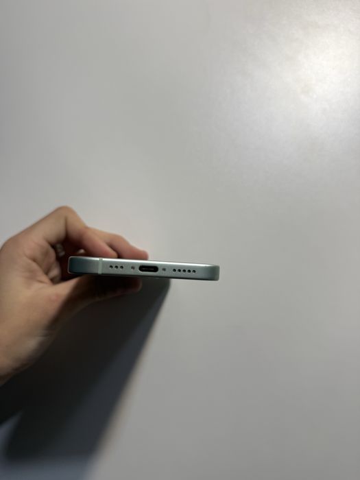 Продам Iphone 15