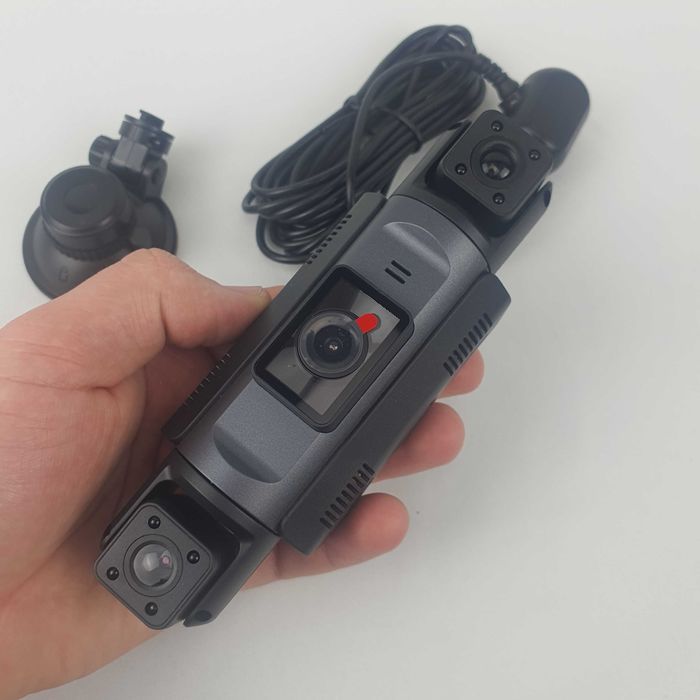 Exact ca in poza ! NOU–Cu Aplicatie–Camera Auto Cu 3 Camere Frontale/Reglabile–1800P HD