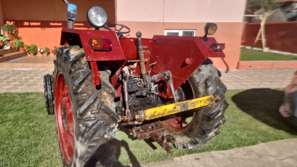 Tractor universal 450