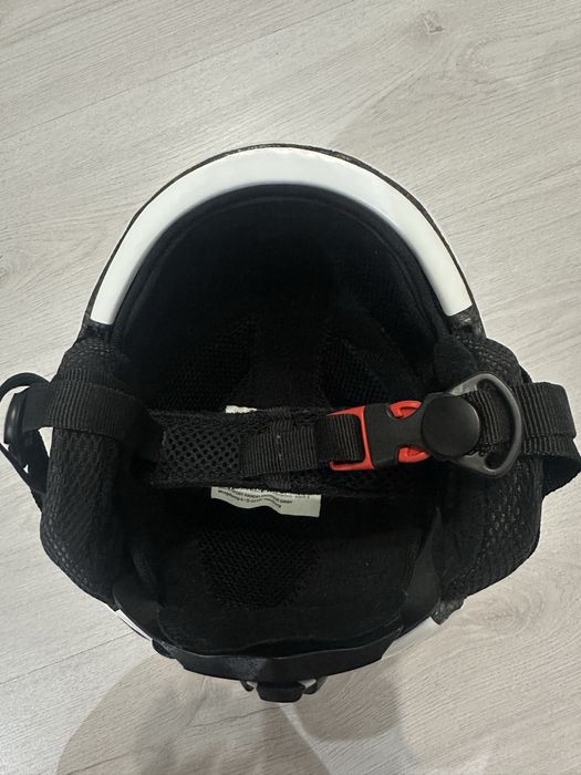 Каска за ски B-square