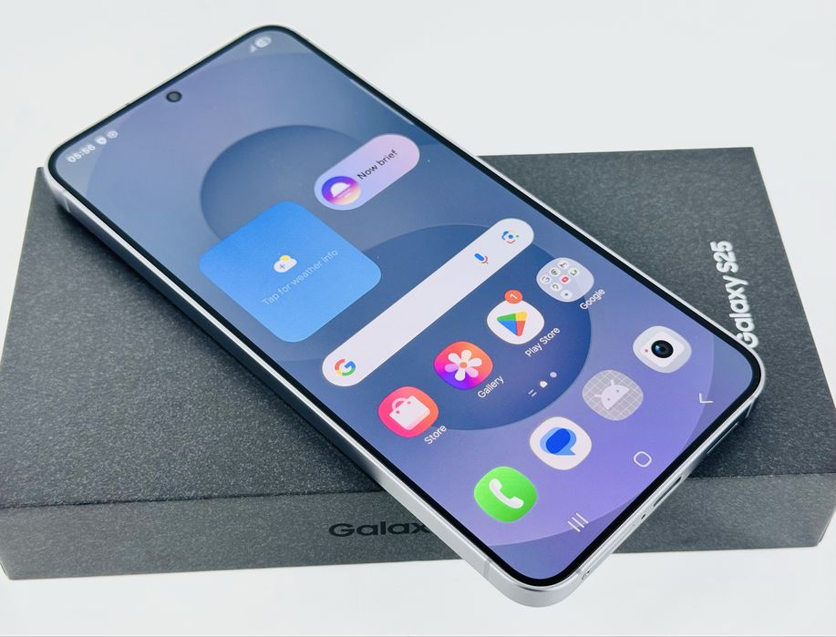 КАТО НОВ! Samsung Galaxy S25 5G 256GB 12RAM Silver Shadow Гаранция!