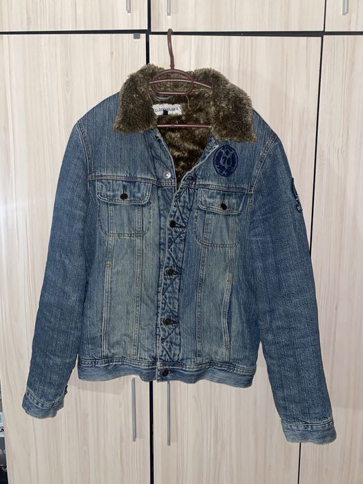 яке Clockhouse (м)