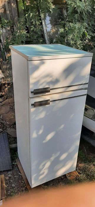 Двухкамерный холодильник "Бирюса"