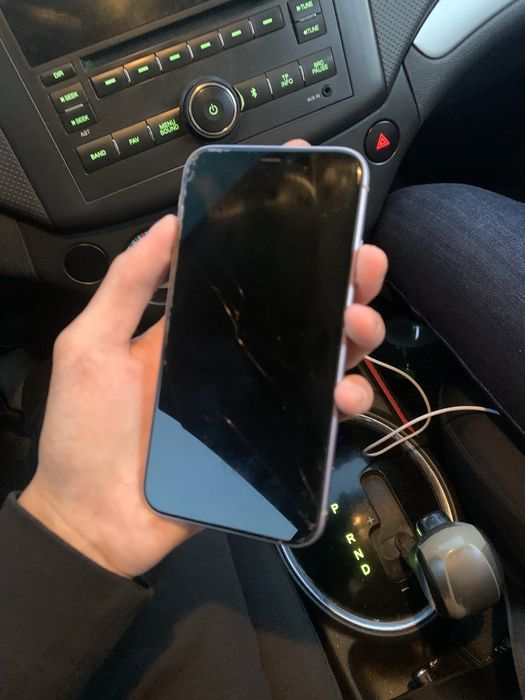 Продам Айфон 11 128gb 73%
