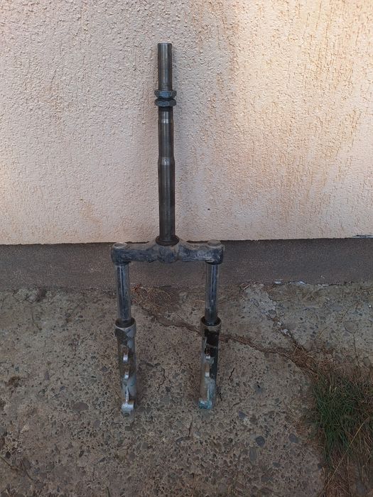 Vând piese aprilia sr1 si multe alte piese..